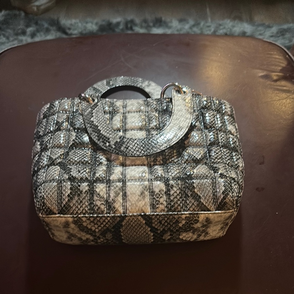 Elegant Snakeskin Pattern Handbag